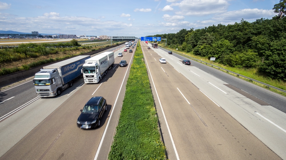 Frankfurt,,Germany,-,July,11,,2013:,Traffic,On,A,German